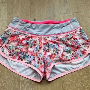EUC Lululemon Speed Shorts - size 4